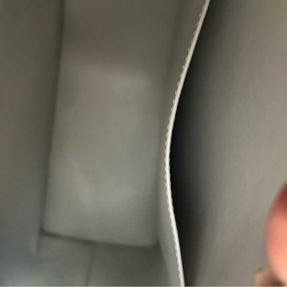 louis vuitton vernis in gold. - Picture 11 of 16